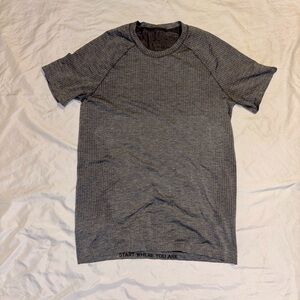 Vapor/ Solar Grey Metal Vent Tech Short Sleeve Small Shirt